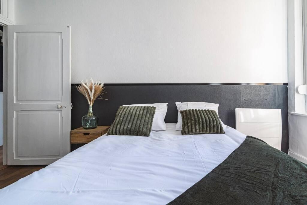 Le Cosy - 2 Chambres - Hyper Centre Reims Eksteriør bilde